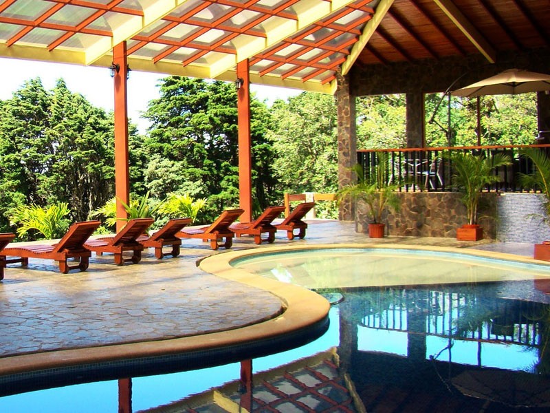 El Establo Mountain Hotel in Monteverde now features a Yoga Deck