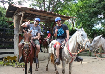 Horse back riding hacienda guachipelin